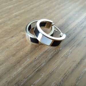 Vintage 14k Gold Onyx and Pearl Huggies Earrings